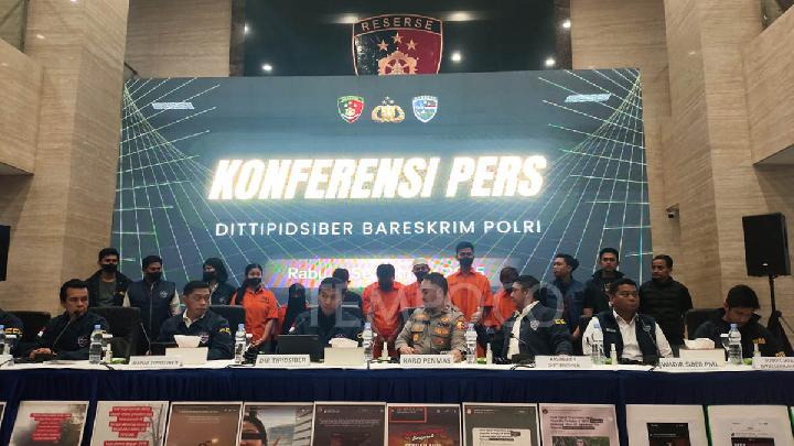 Police Arrest TikTok User for Inciting Looting at DPR Members' Residences