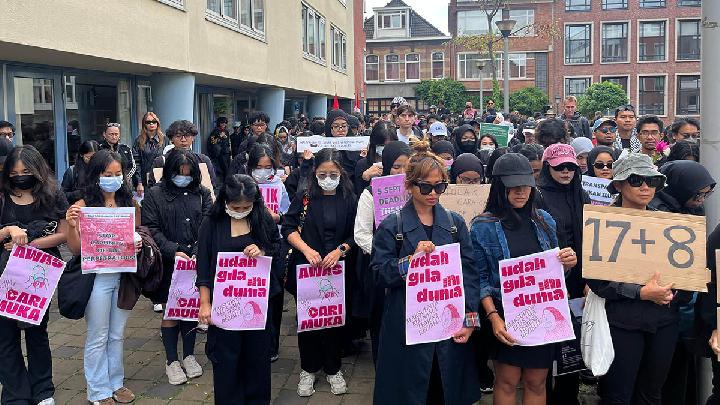 400 Indonesians in Netherlands March in Solidarity with 17+8 People's Demands