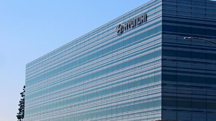 Over 300 South Koreans to Be Repatriated After US Hyundai Plant Raid