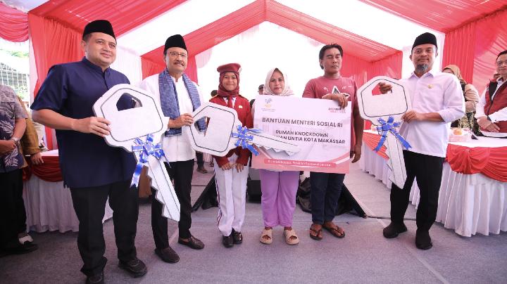 Mensos Berikan Bantuan Rumah bagi Naila dan Tetangganya di Makassar