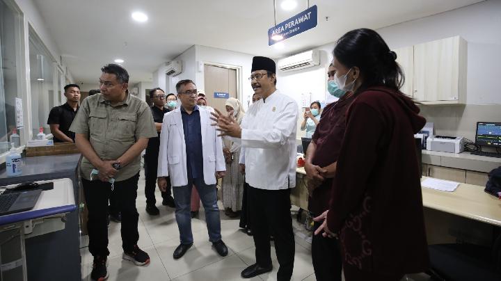 Mensos Gus Ipul Jenguk Korban Luka Berat Unjuk Rasa di Makassar