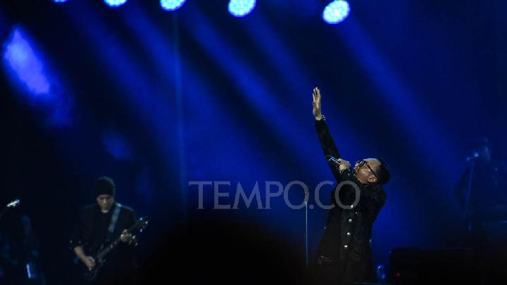 Momen Tiga Vokalis Guncang Konser Dewa 19 di GBK