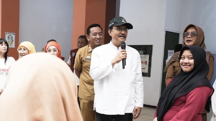 Mensos Disambut Siswa SRMP 16 Malang dengan Puisi Menari di Atas Matahari