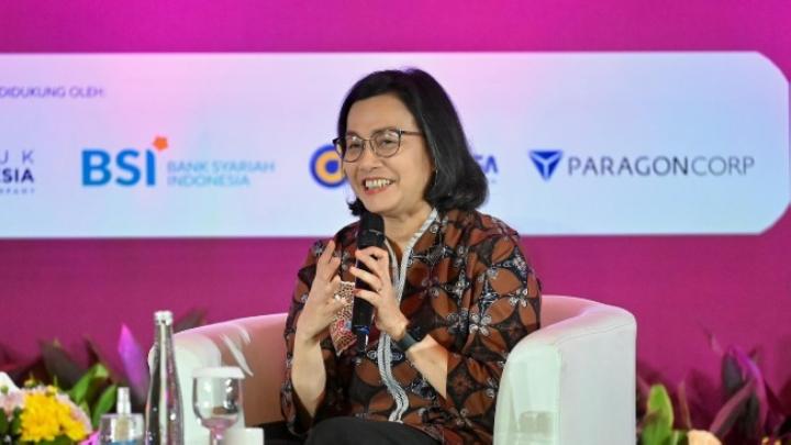 Style Sri Mulyani dalam Balutan Batik, Corak Kawung hingga Megamendung
