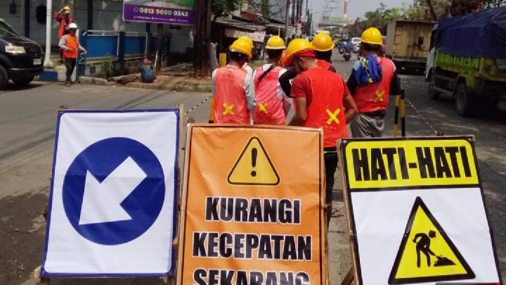Perumdar TKR melakukan perbaikan galian pipa di kawasan Cadas Kukun, Tangerang, pada Kamis, 11 September 2025. Dok. Perumnas TKR