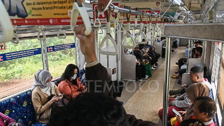 Libur Natal-Tahun Baru: 9,7 Juta Orang Naik Commuter Line