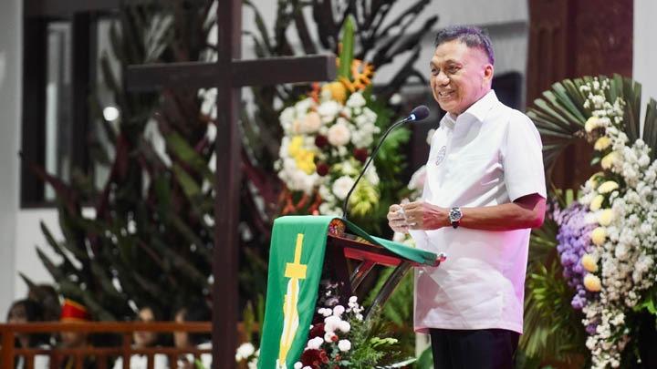 Ketua PKB PGI Olly Dondokambey saat memberi sambutan dalam pembukaan Konsultasi Nasional (Konas) XVIII Forum Komunikasi Pria Kaum Bapak (FK-PKB) Persekutuan Gereja-Gereja di Indonesia (PGI) Tahun 2025 di GMIM Inspirasi Tomohon, Sulawesi Utara, pada Kamis, 4 September 2025. DOK. PDIP