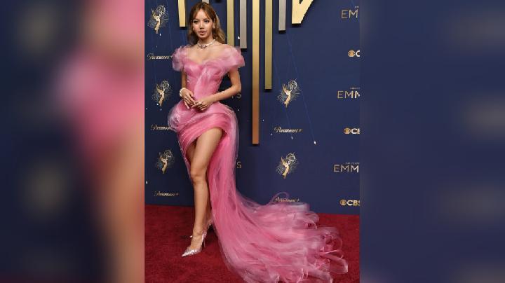 Detail Gaun Pink Lisa Blackpink di Emmy Awards 2025