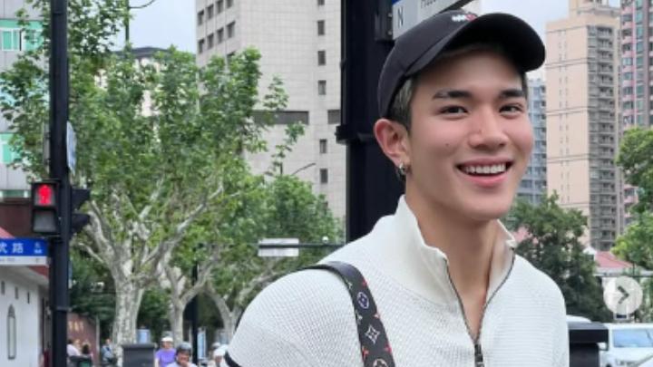 Kenalan sama Fourth Nattawat, Si Gemas Multitalenta dan Rajanya Peran School Boy!