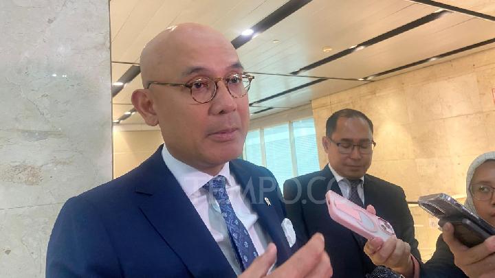 Wakil Menteri Luar Negeri Arrmanatha Christiawan Nasir saat ditemui di kompleks parlemen, Senayan, Jakarta, pada Senin, 15 September 2025. Tempo/Oyuk Ivani Siagian