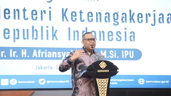 Afriansyah Noor resmi menjabat Wakil Menteri Ketenagakerjaan pada acara penyambutan di Ruang Tridharma, Kemnaker, Jakarta, pada Kamis, 18 September 2025. Dok. Kemnaker