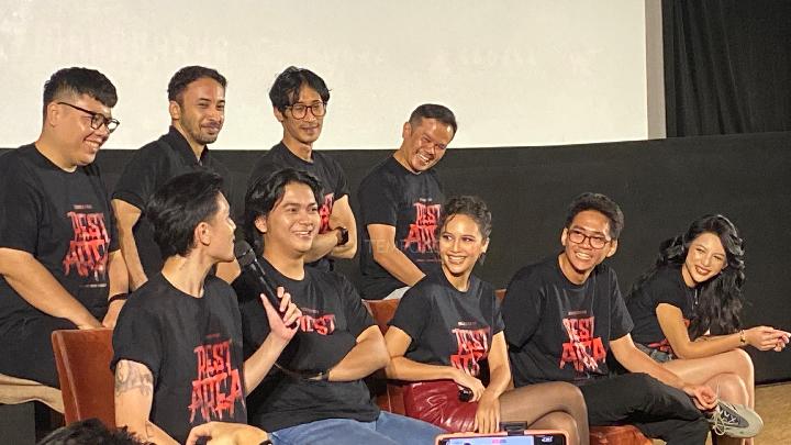 Kru film horor Rest Area karya sutradara Aditya Testarossa yang diproduseri oleh Mahakarya Pictures dalam sesi press screening di Epicentrum XXI, Jakarta Selatan,23 September 2025. Tempo/Bagus Pribadi