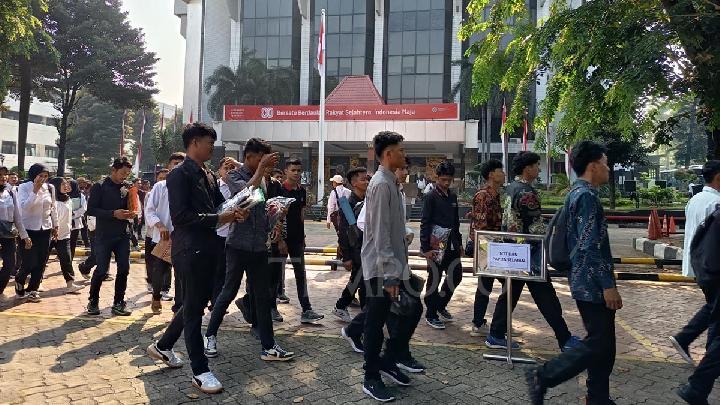 306 Göçmenlik adayları Komcad bugünkü seçime geçti