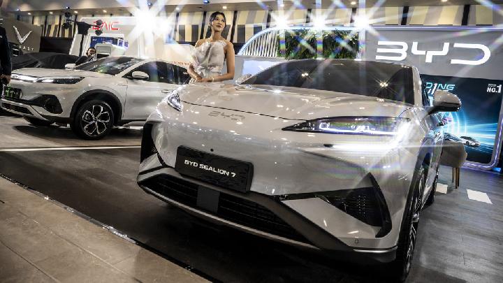 China's BYD Overtakes Tesla as World's Top EV Seller