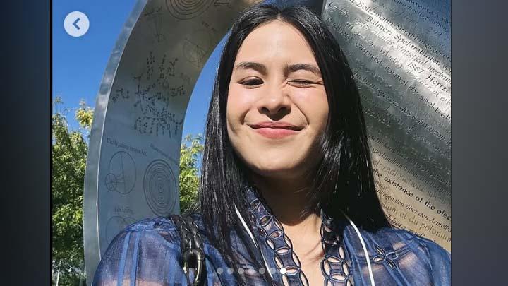 Maudy Ayunda Tampil dengan Makeup Natural di Young Global Leaders Annual Summit 2025