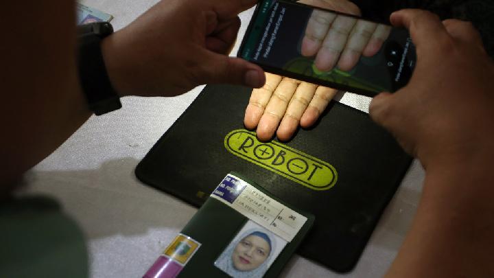 Cybersecurity Expert Warns of Biometric SIM Registration Risks in Indonesia