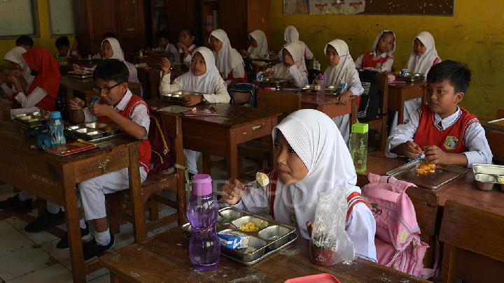 Politikus NasDem Singgung Perombakan Pejabat BGN