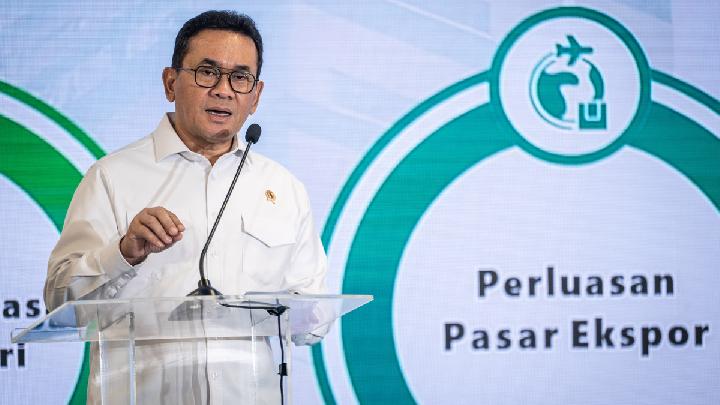 Menteri Perdagangan Budi Santoso memberikan sambutan saat pelepasan ekspor produk susu PT Frisian Flag Indonesia di kawasan Greenland International Industrial Center (GIIC), Cikarang, Kabupaten Bekasi, Jawa Barat, 30 September 2025. Antara/Bayu Pratama S