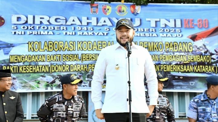 HUT TNI ke-80, Pemko Padang dan Kodaeral II Gelar Bakti Sosial di Muaro