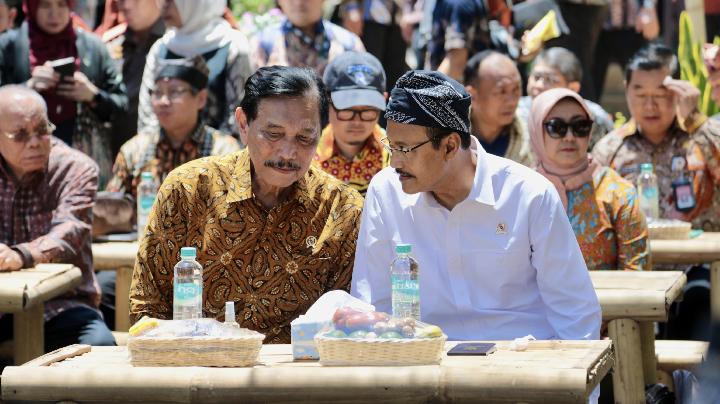 Gus Ipul Tinjau Uji Coba Digitalisasi Bansos di Banyuwangi