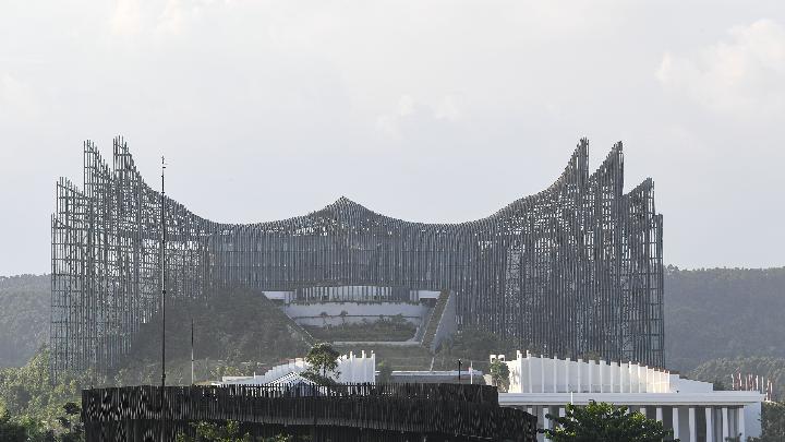 Suasana bangunan Istana Negara di Kawasan Inti Pusat Pemerintahan (KIPP) di Ibu Kota Nusantara (IKN), Penajam Paser Utara, Kalimantan Timur, 2 Oktober 2025. Antara/M Risyal Hidayat