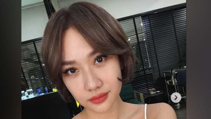 BCL Pamer Warna Rambut Baru: Bye Blonde, Halo New Color in My Life
