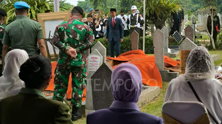 Karlinah Istri Wapres Umar Wirahadikusumah Dimakamkan di TMP Kalibata