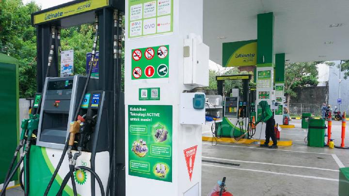 BP-AKR Purchases 100,000 Barrels of Base Fuel from Pertamina, Says Energy Minister