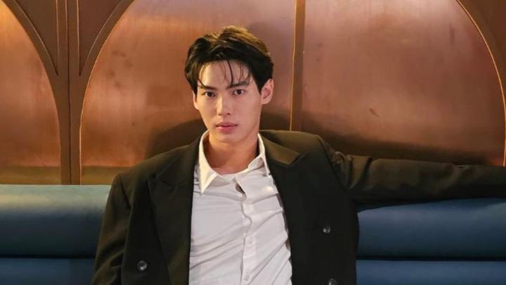 5 Alasan Kenapa Win Metawin Layak Jadi Role Model Gen Z, Idaman Banget!