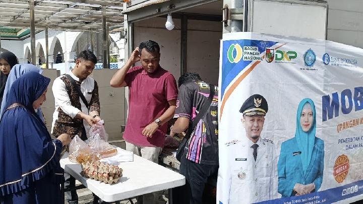 Wali Kota Pekan Baru Hadirkan Sembako Murah Lewat Mobil Pak Aman untuk Tekan Inflasi