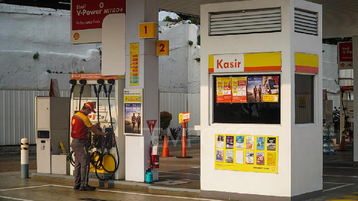 Gasoline Shortages at Private Gas Stations
