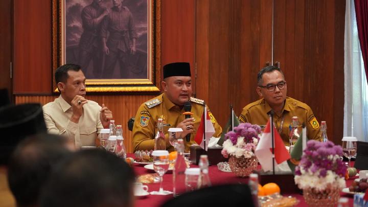 Bupati Bogor Dorong Program Satu Desa Satu Sarjana
