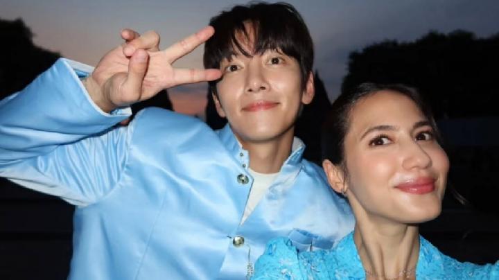  Potret Pevita Pearce dan Ji Chang Wook di Candi Prambanan, Proyek Bareng Apa Ya?