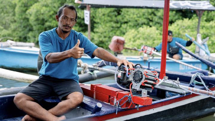 Desa Nelayan Bali Tekan Emisi Lewat Inovasi Perahu Listrik
