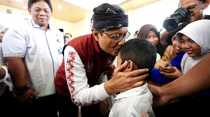 Gus Ipul Tegaskan Pemerintah AkanFasilitasi Lulusan Sekolah Rakyat