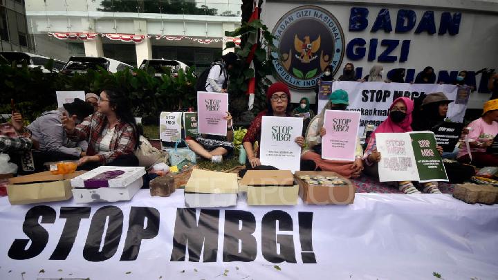 Prabowo Slams 'Smart People' Mocking His Free Nutritious Meal Program