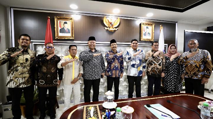 Mensos Gus Ipul Ajak Bupati Bintan Selenggarakan Sekolah Rakyat