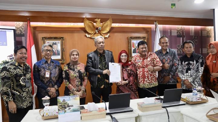 Bupati Nganjuk dan TP2GP Temui Wamensos, Serahkan Usulan Kepahlawanan Marsinah