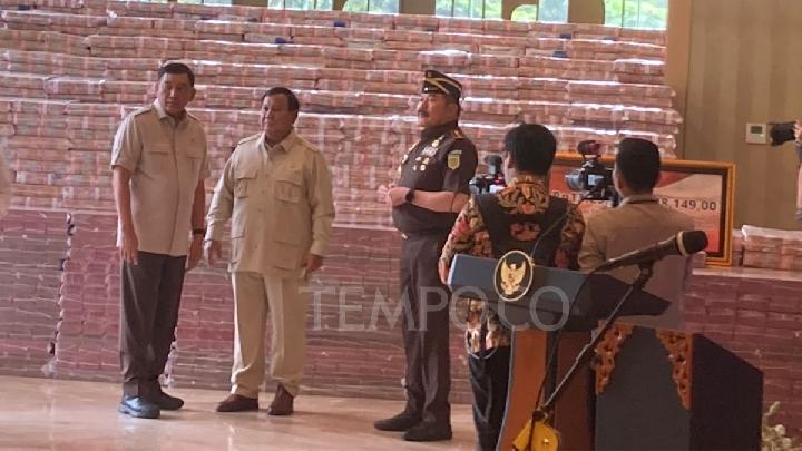 Başkan Prabowo’nun CPO Yolsuzluk Davasında El konulan Trilyonlarca Parayı Gördüğü An