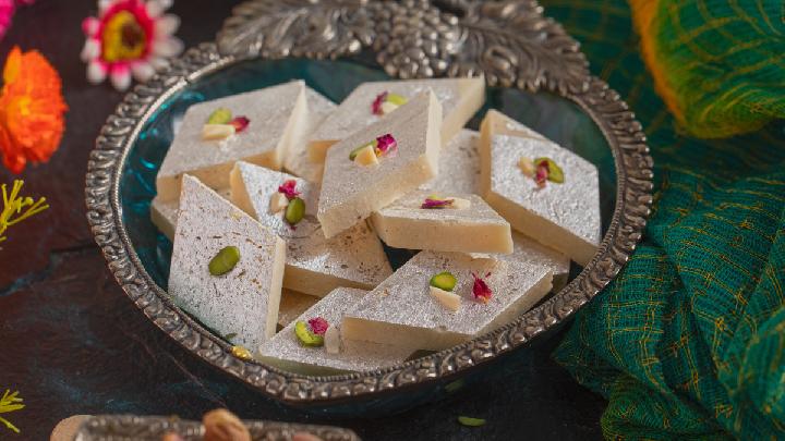 7 Traditional Indian Sweets to Celebrate Diwali 2025