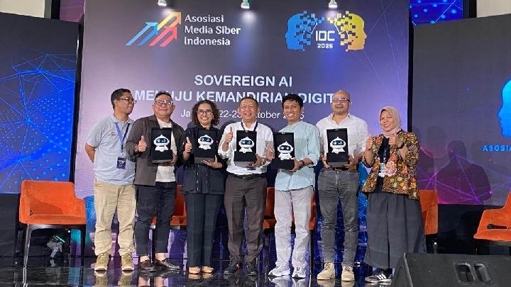 Sejumlah media menceritakan rahasia bertahan di tengah gempuran disrupsi digital dan teknologi akal imitasi (AI) dalam ajang Indonesia Digital Conference 2025, 22 Oktober 2025. Dok. AMSI