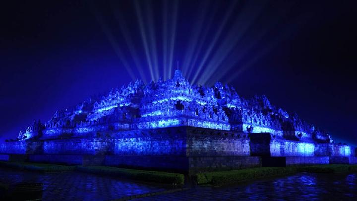 Indonesia's Iconic Landmarks Turn UN Blue to Mark UN's 80th Anniversary