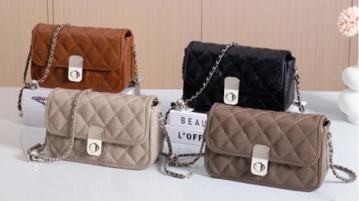 5 Tas Sling Bag yang Bikin Penampilan Semakin Bergaya