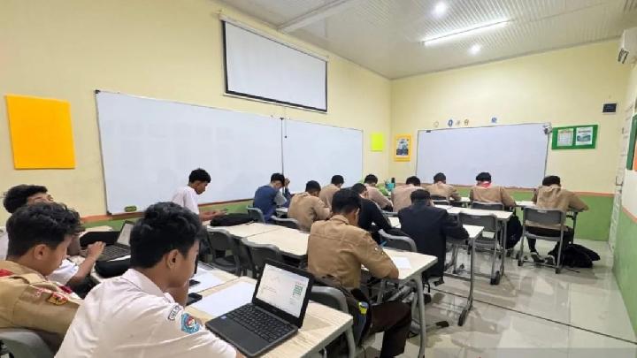 Student Petition for Academic Ability Test Cancellation Nears 35,000 Signatures