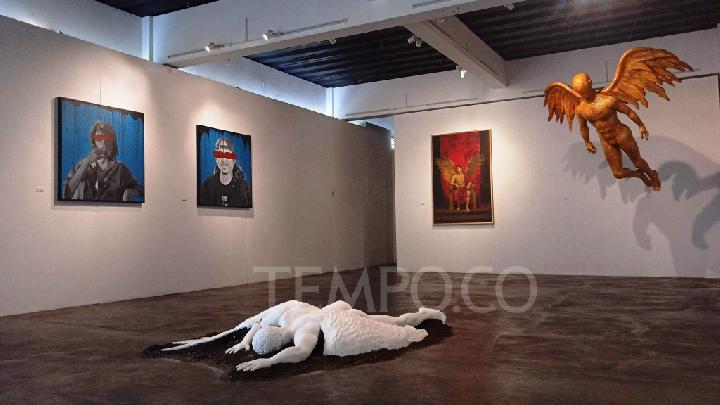 Pameran tunggal Alexander Chris yang berjudul 