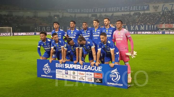 Persib Bandung menjelang pertandingan melawan Persis Solo dalam lanjutan Super League di Stadion Gelora Bandung Lautan Api (GBLA) di Bandung, 27 Oktober 2025. Tempo/Prima Mulia
