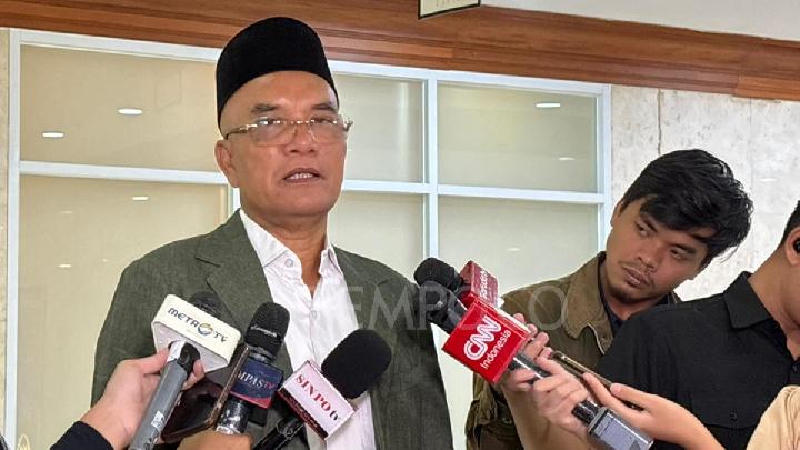 DPR Minta Tak Perlu Ribut Soal Umrah Mandiri