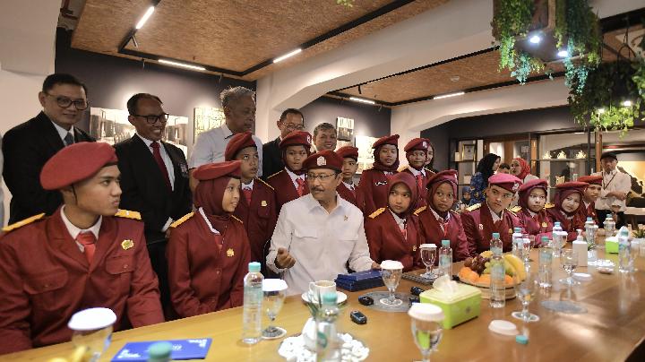 Halk Okulu Çocukları Bank Endonezya Müzesi’nde Rupiah’ı Öğreniyor Halk Okulu Çocukları Bank Endonezya Müzesi’nde Rupiah’ı Öğreniyor