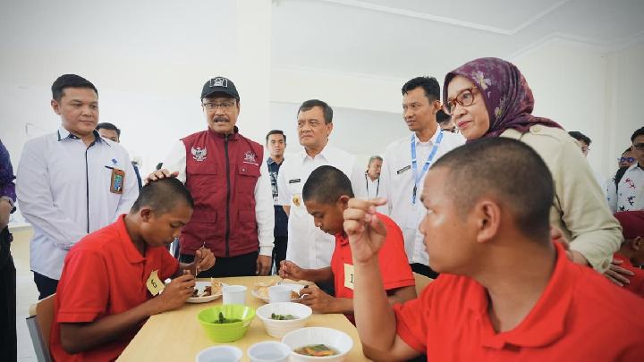 Mensos dan Menpan RB Tinjau Sekolah Rakyat Semarang