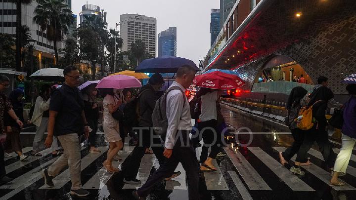 BMKG: Rain to Hit Jakarta This Afternoon, Beware of Lightning and Wind